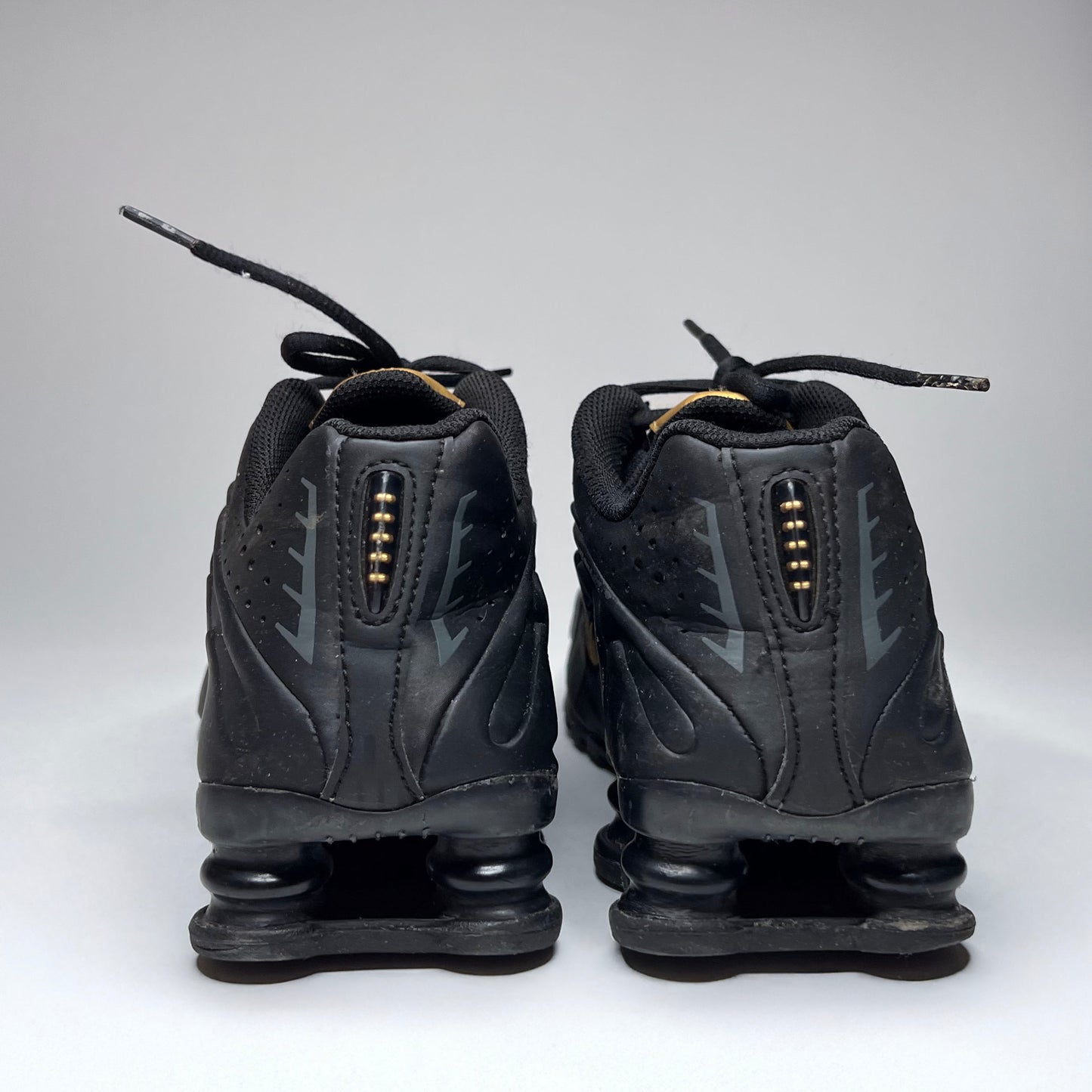 Nike Shox vintage black trainers - UK 6