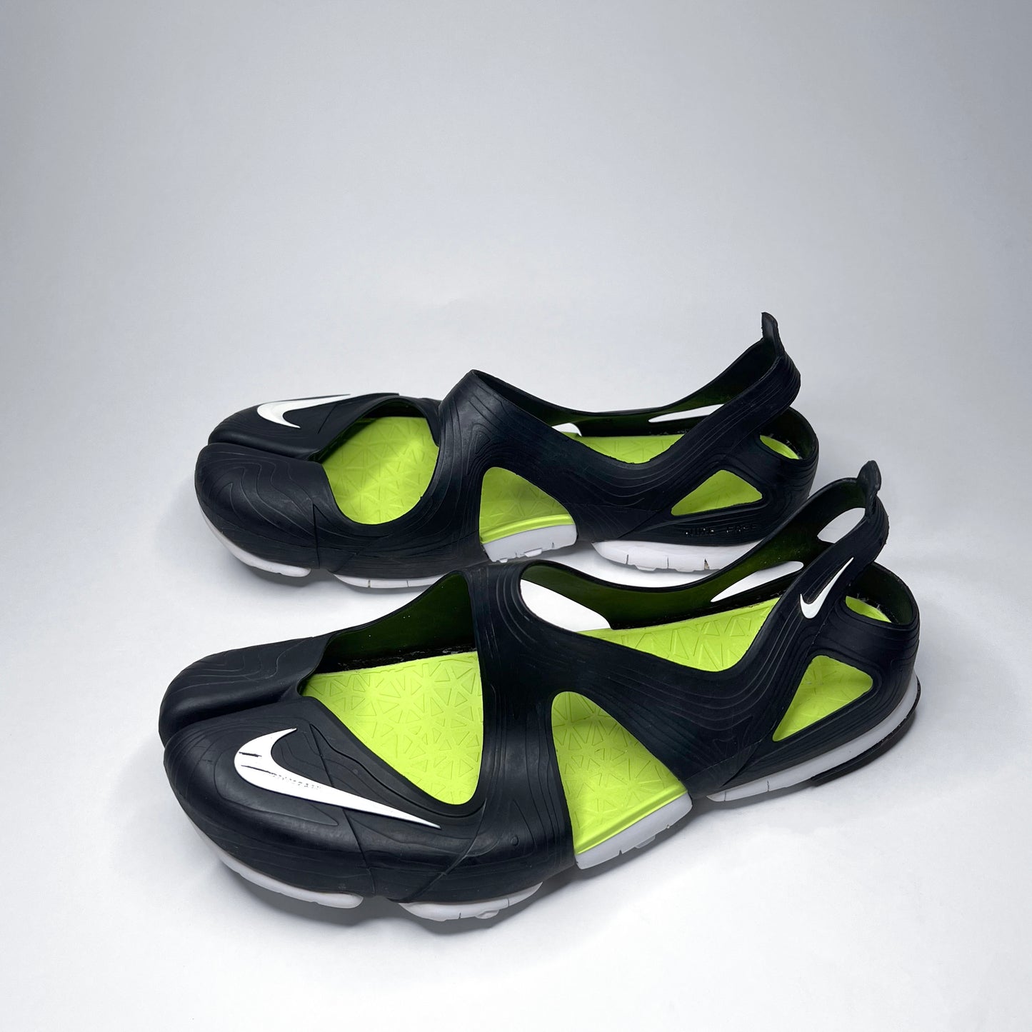 Nike Free Rift Tabi Sandals